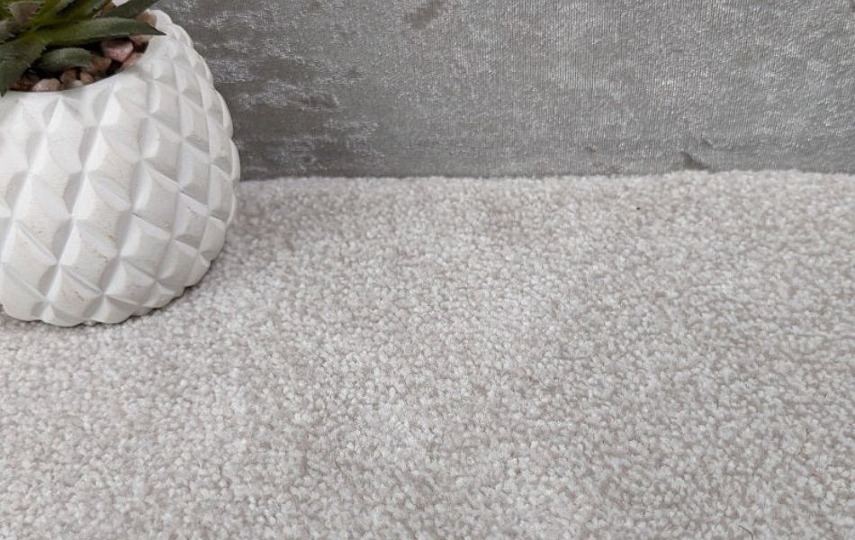 1746474880-Why_Choose_Saxony_Carpets_for_Sale_UK_Top_Features_and_Benefits_Explained.jpg