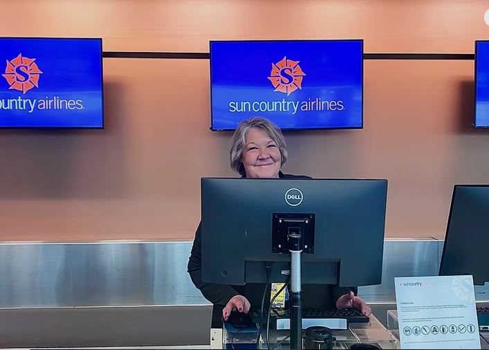 1749618721-sun_country_terminal_msp_2.JPG