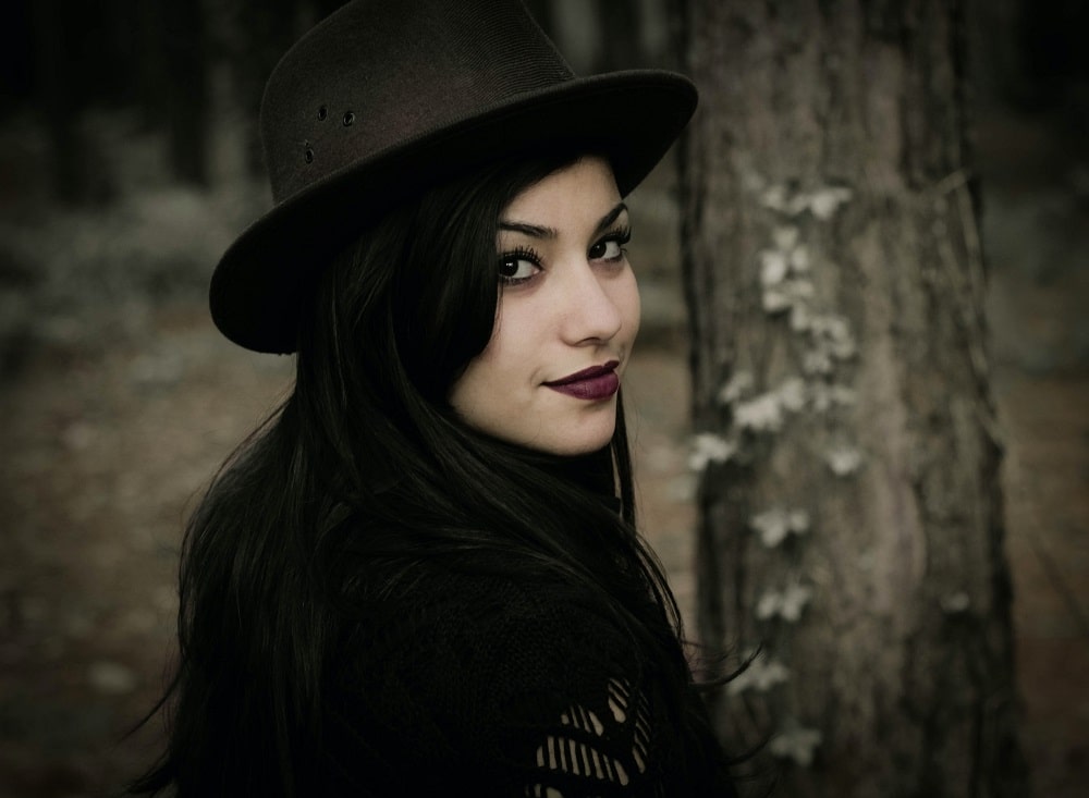 1753106522-Women’s_Gothic_Clothing15-min.jpg