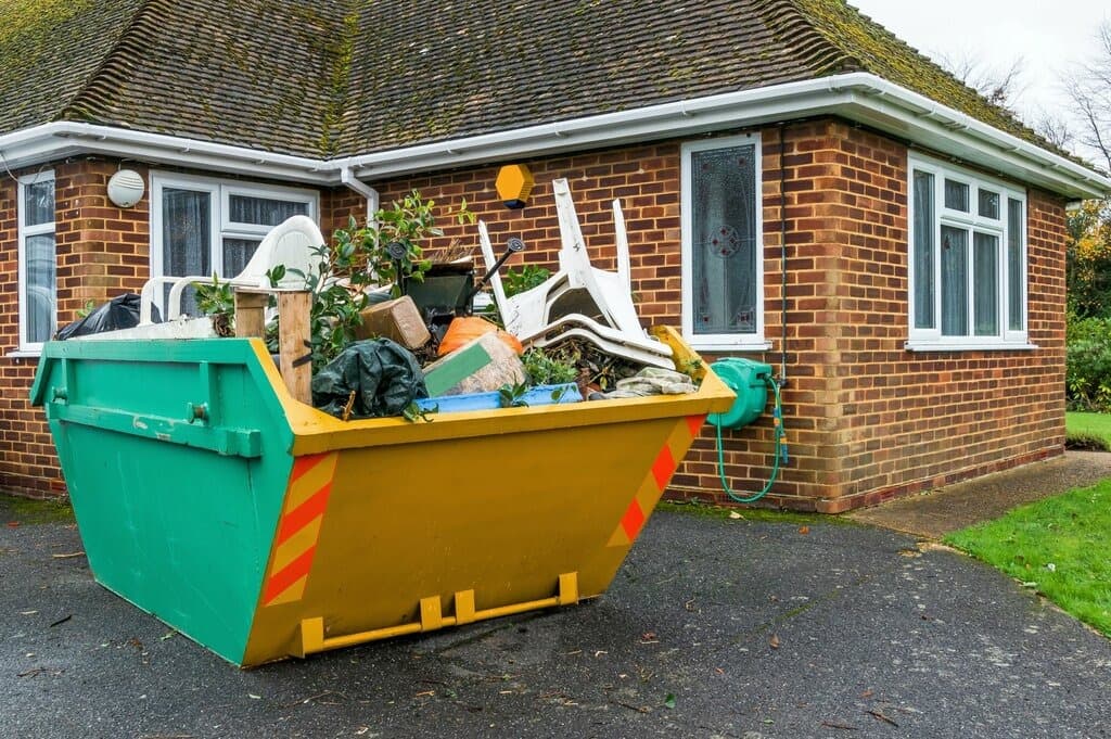 1754394644-Residential_Dumpster_Rental_(1).jpg