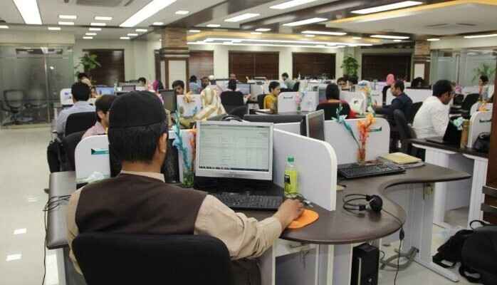 1755502922-employees-working-in-a-software-house-in-Pakistan.jpg