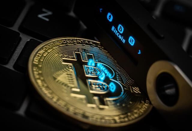 1756290782-Best_crypto_cold_wallets_-_check_out_Ledger_stuff.jpg