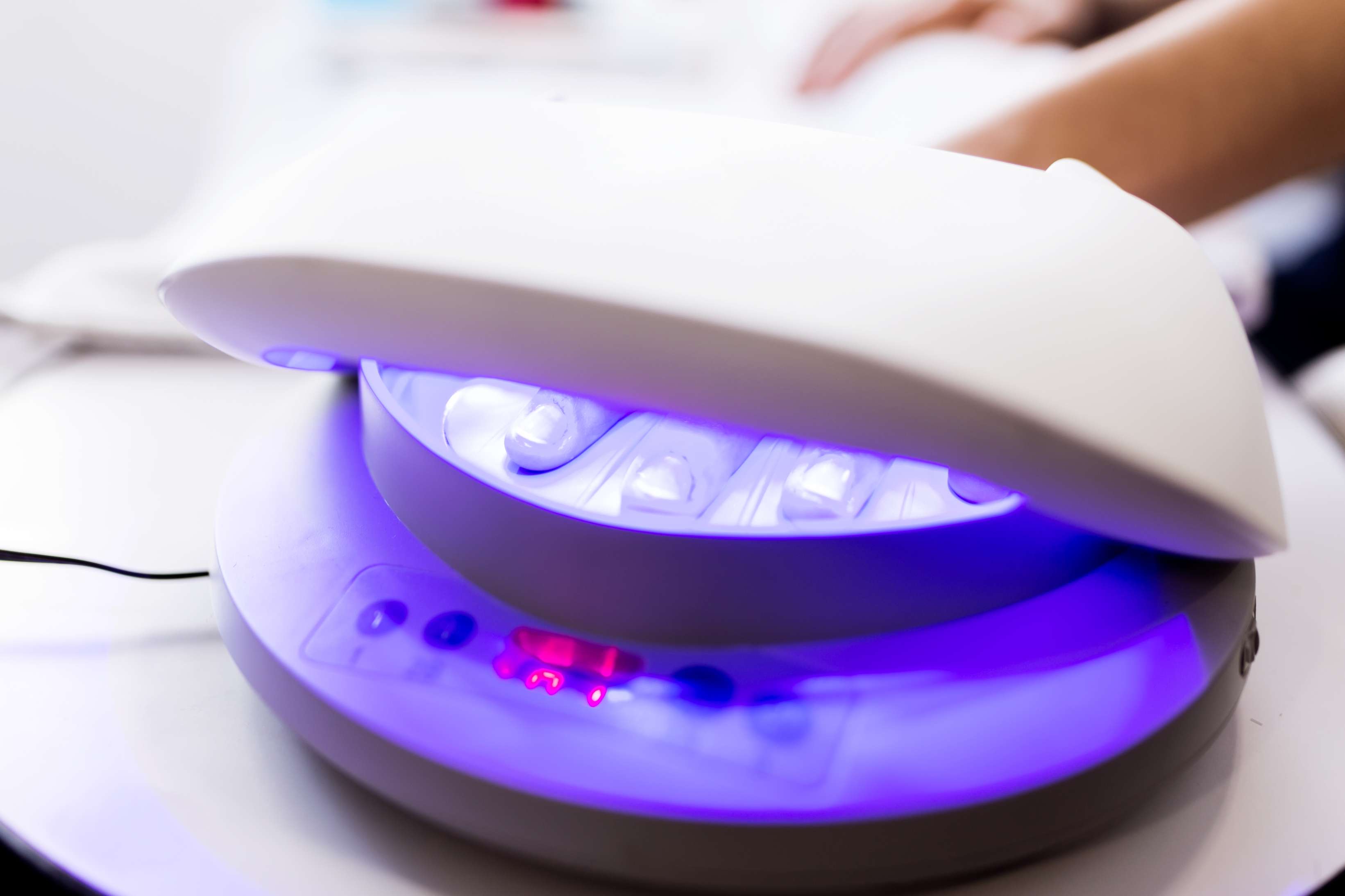 1762428541-red_light_therapy_panel_(1).jpg