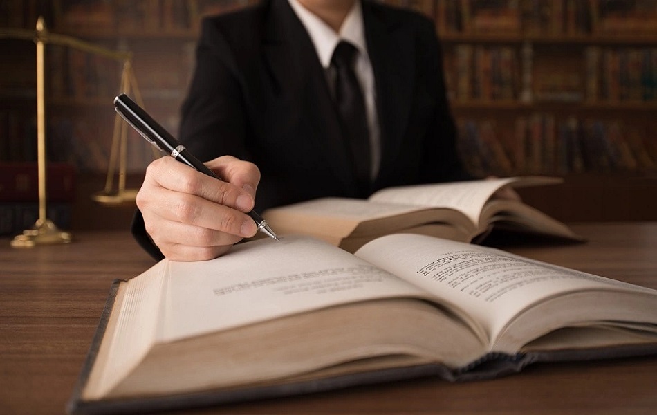 Law_Assignment_Writer_blog_image.jpg