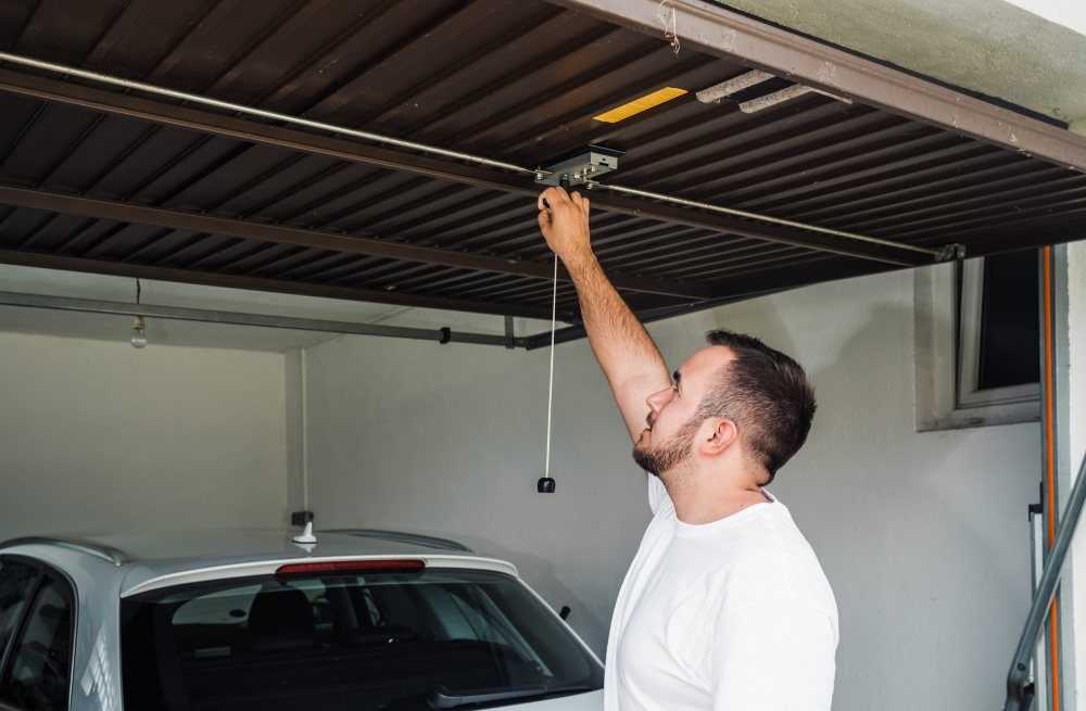 garage_door_service_and_repairs.jpg